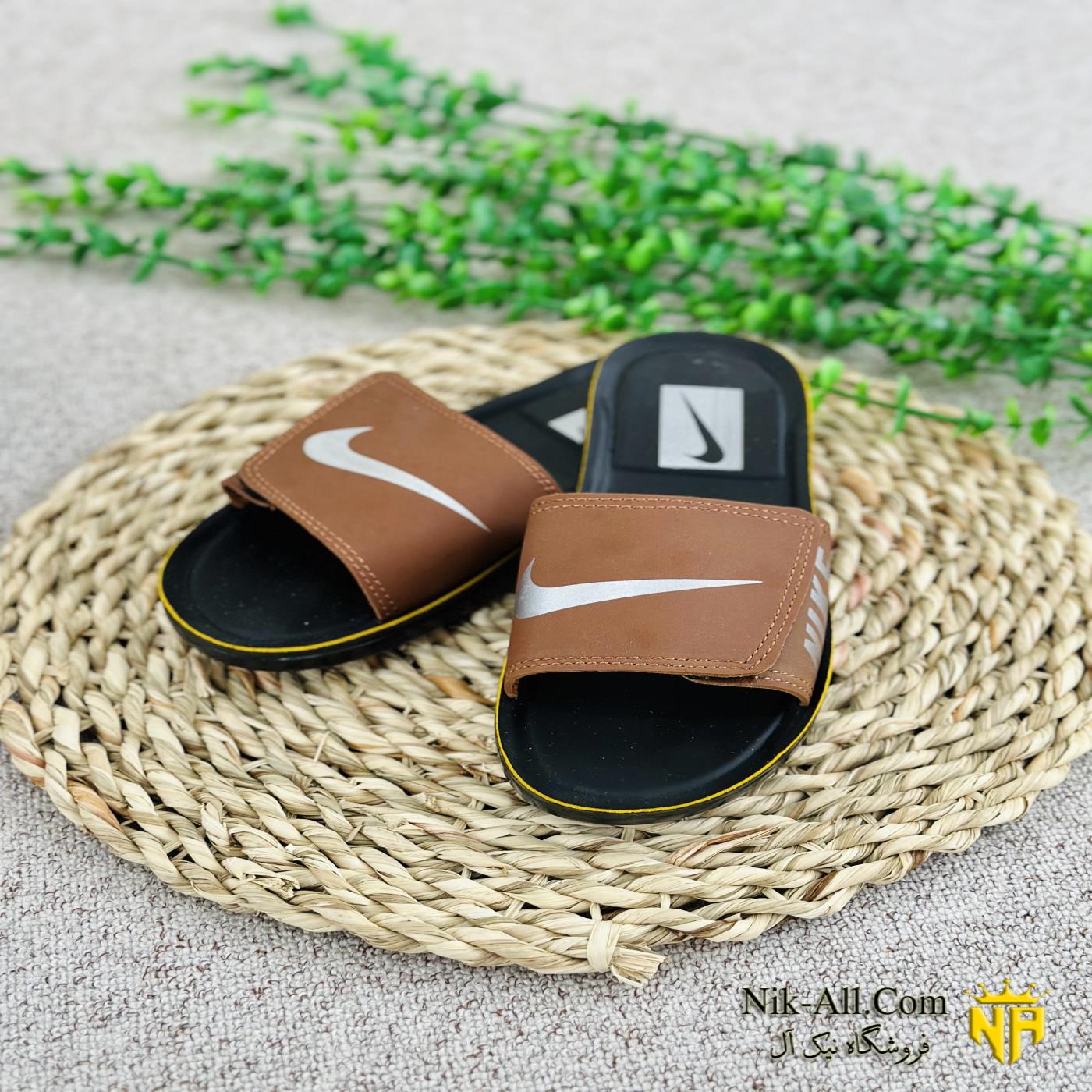 صندل نایک قهوه ایی