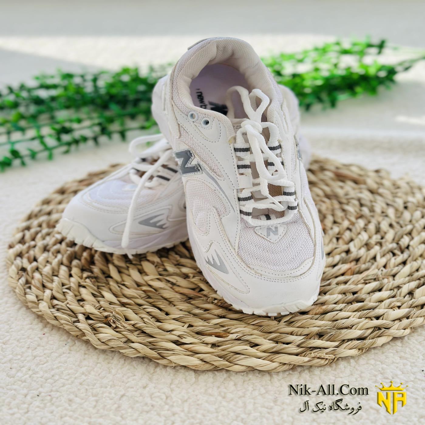 نیو بالانس 725 سفید