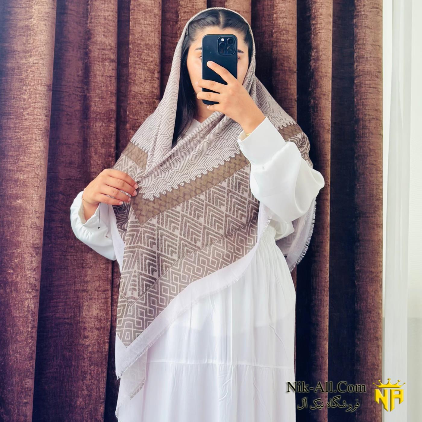 روسری ابریشمی طرح لوزی 